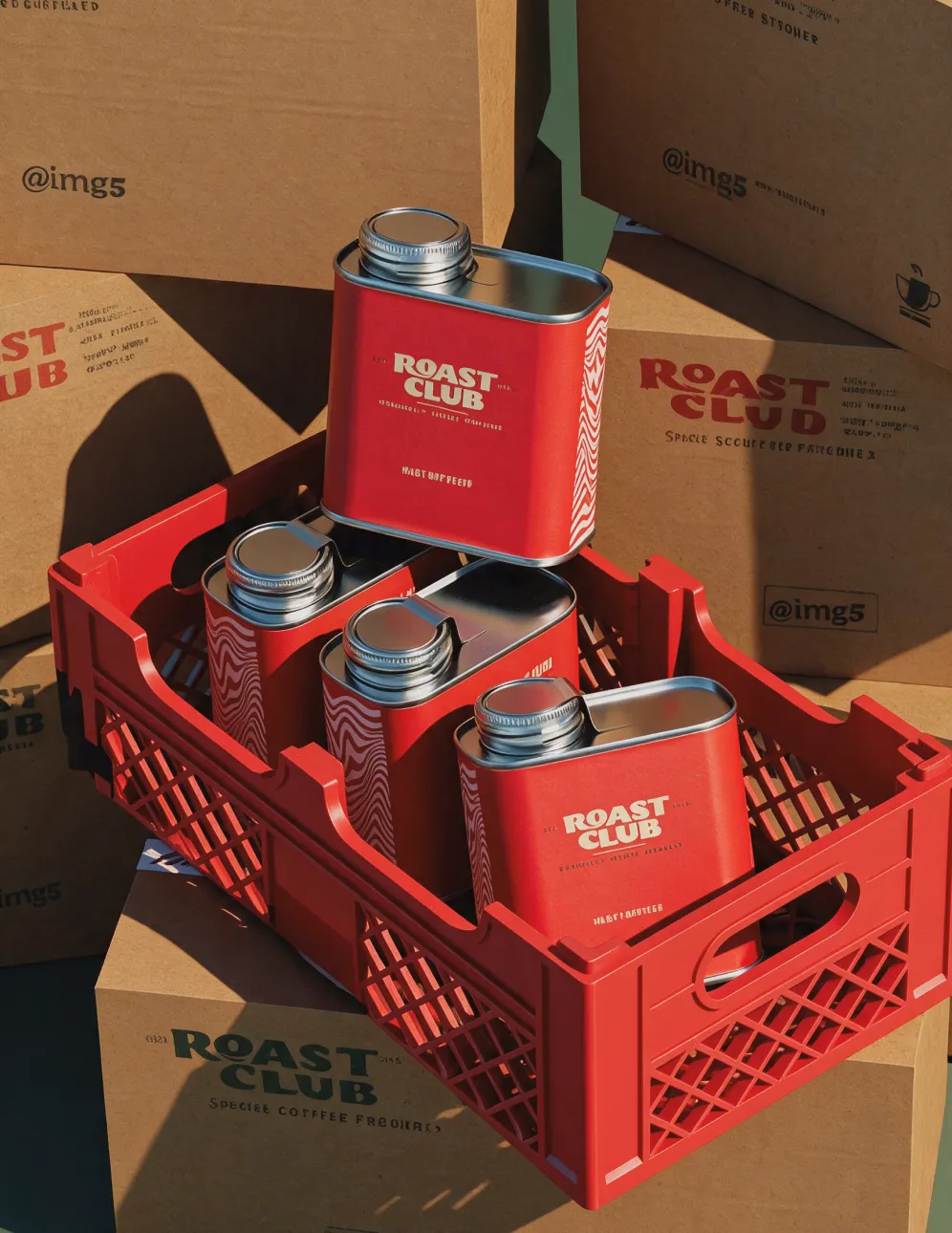 Latas de Roast Club en una caja roja