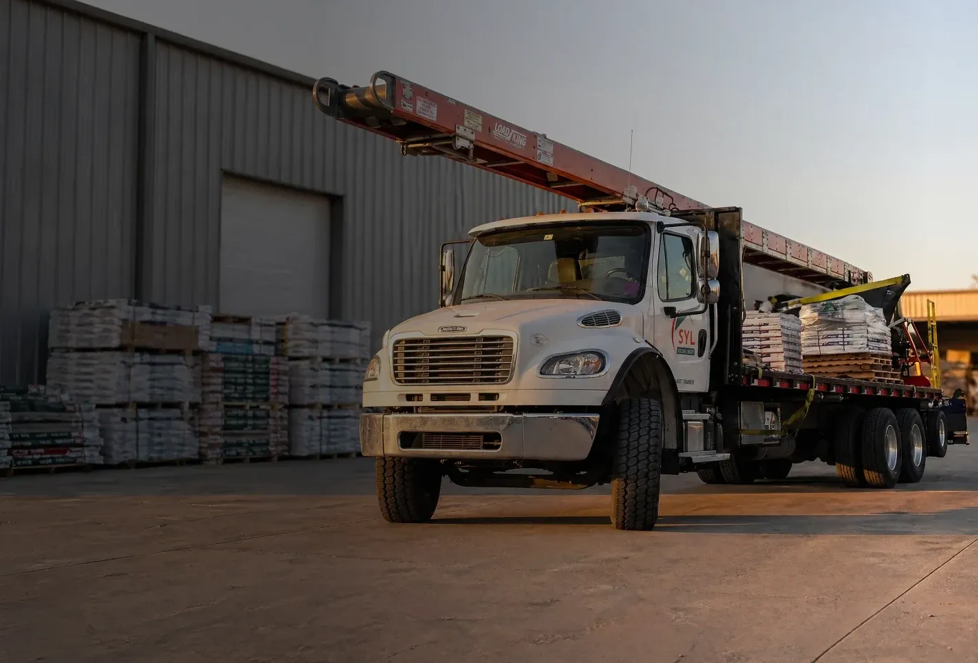 About us — Portadas de las landings de SYL Roofing Supply